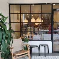 🇲🇾 JOMO Eatery: A Fusion Feast Near Sultan Mahmud Airport
