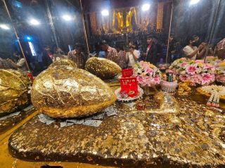 ไหว้พระใหญ่ศักดิ์สิทธิ์ ในจังหวัดอ่างทอง 