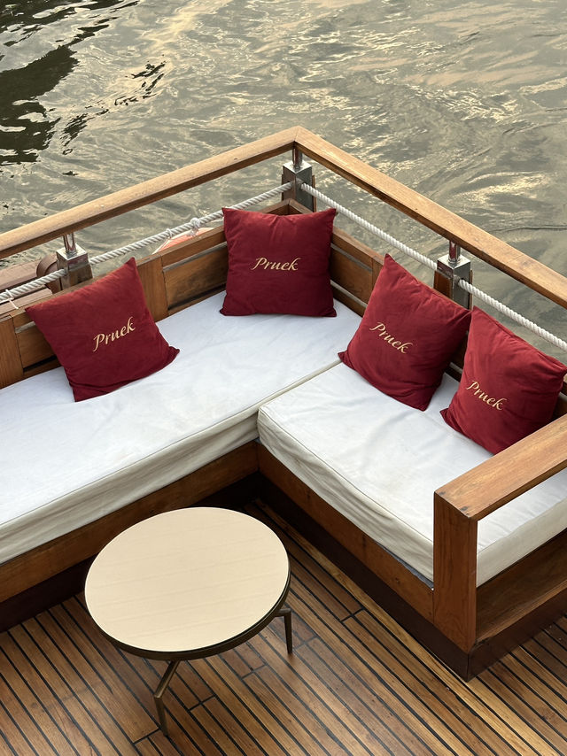 ⭐️Bangkok’s best dinner cruise in Chaophraya River