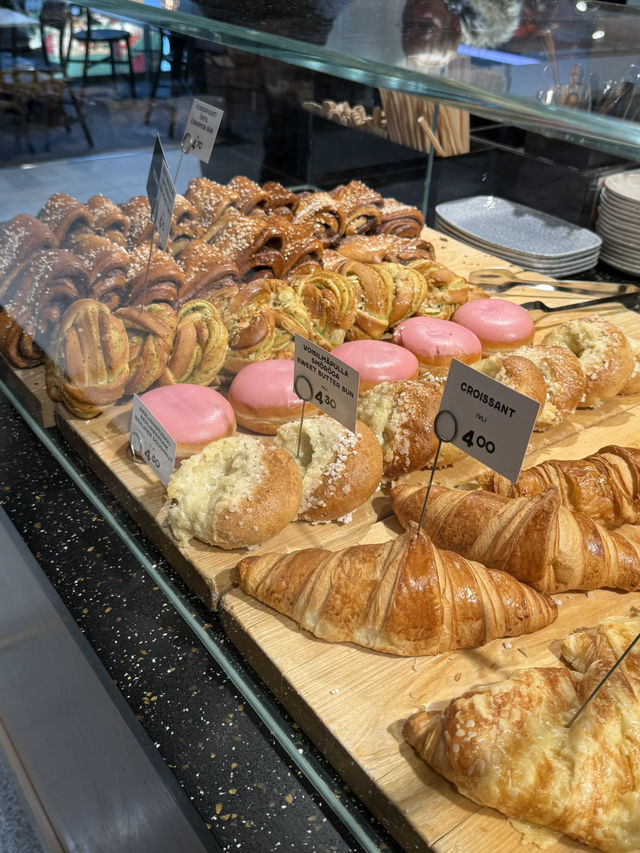 Lunch at Fazer Café Citycenter – A Classic Café Experience in Helsinki ☕🥪