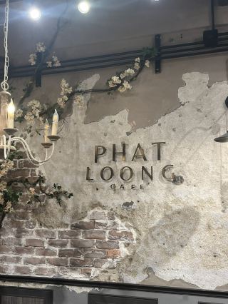 Phat loong cafe 수랏타니.