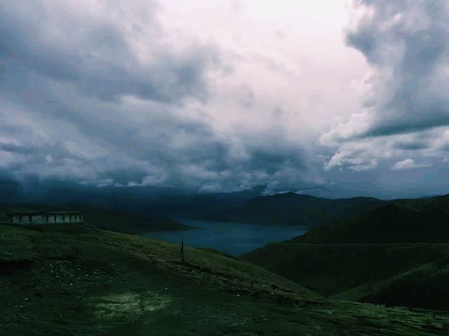 中國西藏山南貢嘎著名旅遊景點羊卓雍措旅行攻略，適合打卡拍照📸