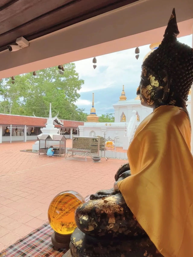 วัดพระบรมธาตุสวี วัดคู่บ้านคู่เมืองคนชุมพร