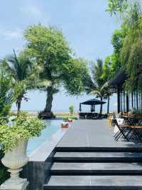 Little Sea Huahin คาเฟ่สุดมินิมอล ริมทะเลหัวหิน