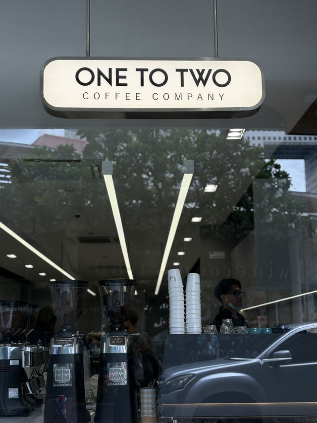 ร้าน one to two สาขาเมเจอร์รัชโยธิน