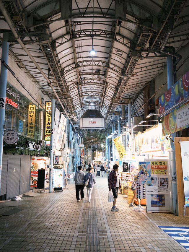 🇯🇵 沖繩 一次買齊伴手禮 感受在地生活 挖寶小物 應有盡有的商店街🎏