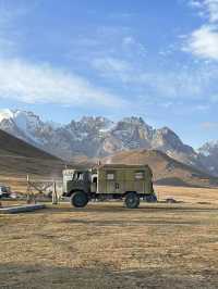 🛖 🐴 🏔️ The most scenic road in Kyrgyzstan 