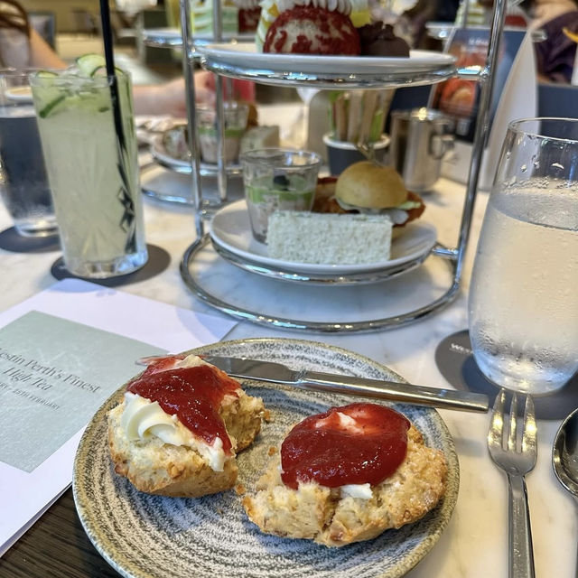 🇦🇺 エレガントなカフェラウンジでアフタヌーンティーはいかが？