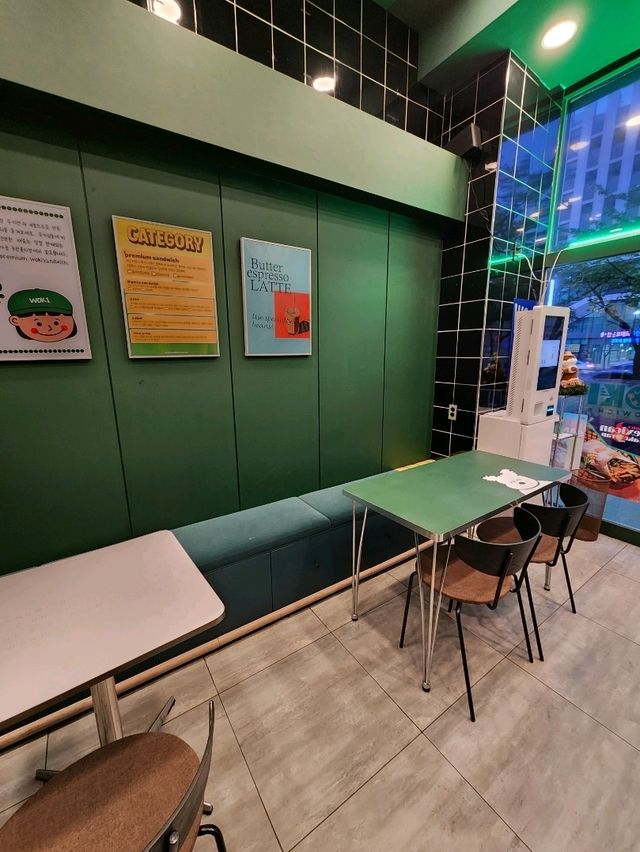 🥰인테리어 귀여운데 맛까지 완벽한 군포맛집, "우키샌드위치"🥰