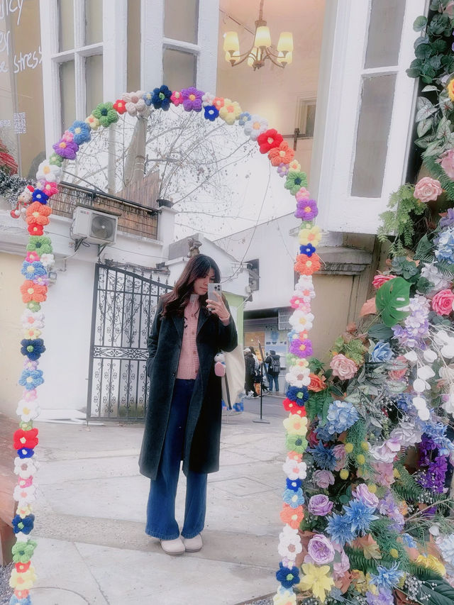 Spring Strolls & Tulip Dreams: A Chill Afternoon on Wu Kang Lu, Shanghai 🌷