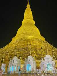 Becutiful night at Shwedagon pagoda