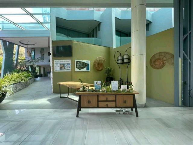 Crest Resort & Pool Villas ภูเก็ต
