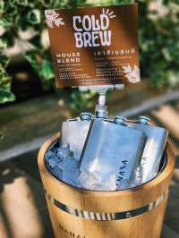 Nanaba Cafe - ตกแต่งสไตล์มินิมอล