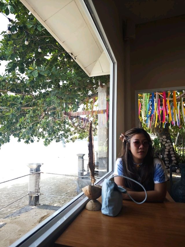 The Kelapa Beach Cafe สมุย