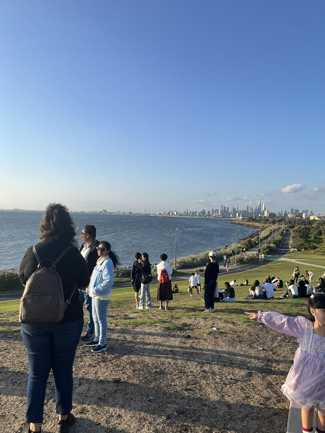 Point Ormond – A Seaside Escape in Melbourne 🌅