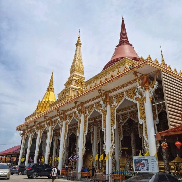 ไปขอพรพระนอนองค์ใหญ่ที่สุดในนนทบุรี