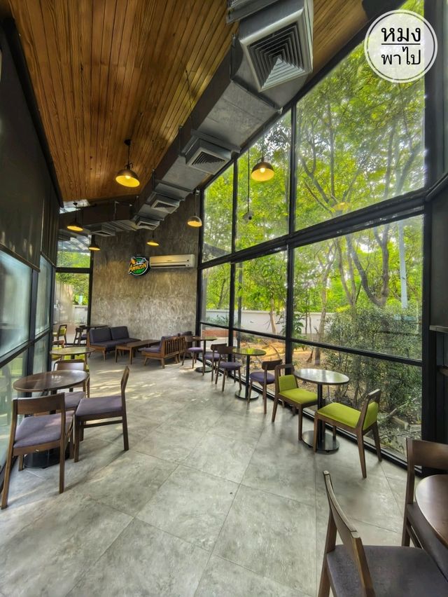 Café Amazon Concept Store อยุธยา: คาเฟ่สวย ร่มรื่น