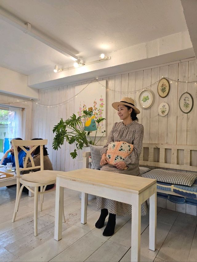 흐려도 낭만적이었던 동화속 비밀정원카페💚