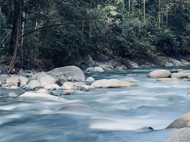 Lata Changkah: Where Vibes Meet Slippery Rocks