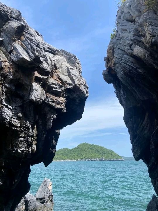 #หนีรักมาพักผ่อน  #เกาะสีชัง