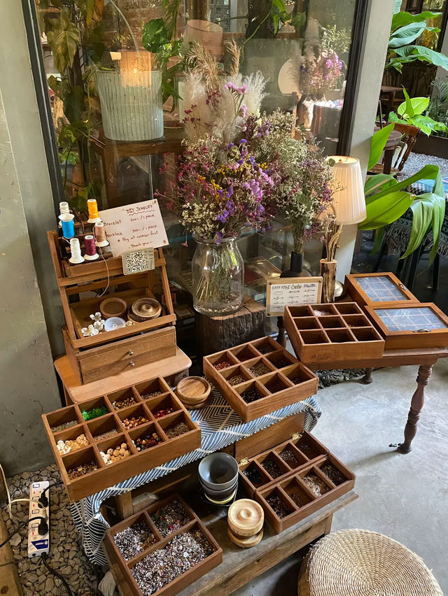 รีวิว “ใต้บ้าน” คาเฟ่โฮมมี่ย่านหัวลำโพง