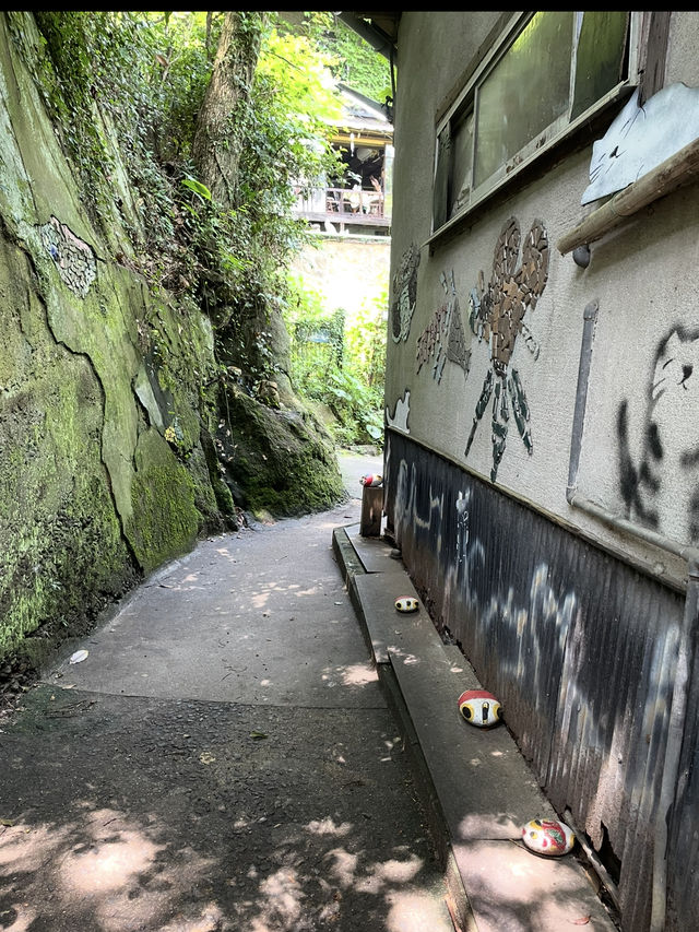 轉角遇到貓-在尾道貓咪小徑與貓貓不期而遇