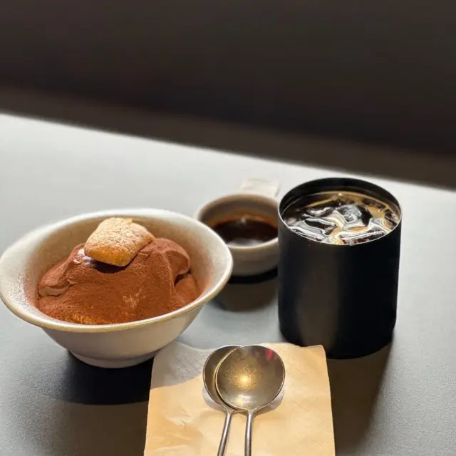 NOTION ESPRESSO LAB คาเฟ่ที่มีวิวทะเลสวยงามในย่านแปดทิวทัศน์ของชิงเต่า