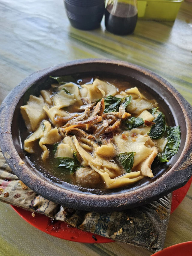 Port Dickson – Don’t forget to eat before you leave 😋 The handmade pan mee bak kut teh