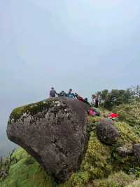 เขาหลวงนคร เนินลมฝน - หนานระฟ้า 1,600 m