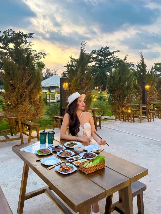 Địa điểm hẹn hò trong khu vườn châu Âu ngắm hoàng hôn siu lãng mạn mới toanh vừa xuất hiện tại Sài G