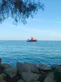 When the Sun Says Goodbye — Pantai Tanjung Gemuk Magic