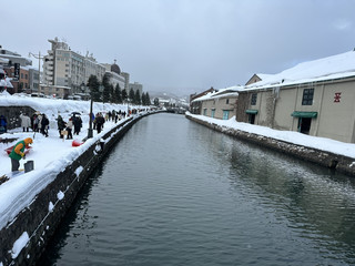시간의 캡슐 속으로 들어가는 낭만적인 꿈의 여행 - 오타루 운하의 오후 마법 여행