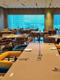 🏨🌟 Holiday Inn Johor Bahru – Comfort in the City’s Heart! 🇲🇾🛏️