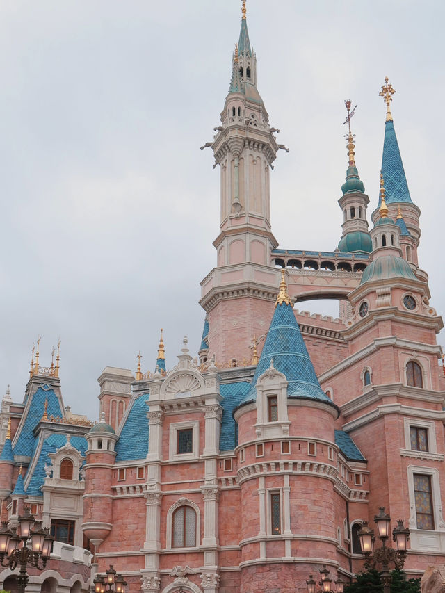 SHANGHAI DISNEYLAND 