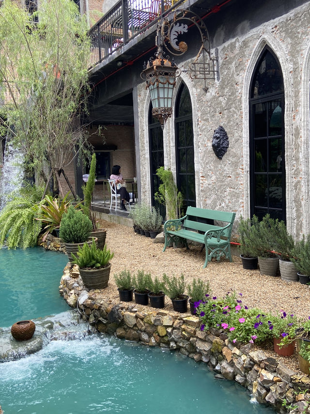 รีวิว Cafe Laura นครนายก คาเฟ่สไตล์ยุโรป สาขา 3