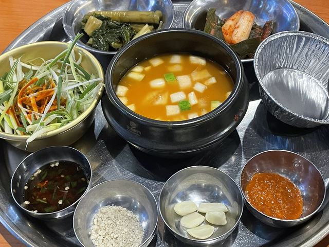 “훅 꽂히는 가성비 + 감성, 신창동 솥뚜껑 고기집” 