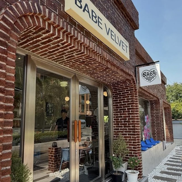 Hi Babe Café