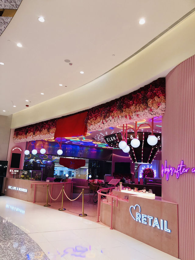 酒店🏨裡的八佰伴🥰🥰🥰