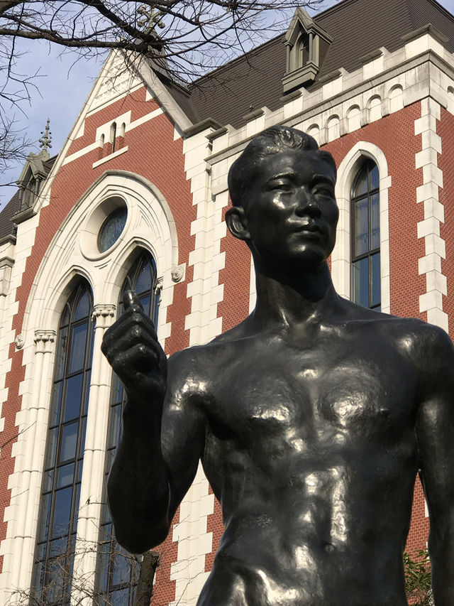 【東京田町 慶應大学三田キャンパスと慶應仲通り商店街】