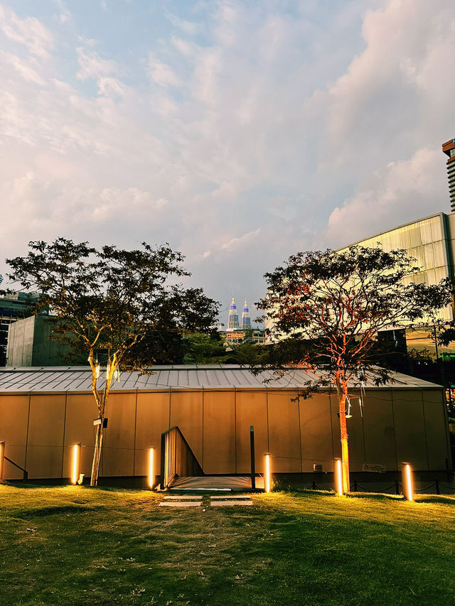 Golden Hour Glow at LaLaport BBCC – City Views & Sunset Magic