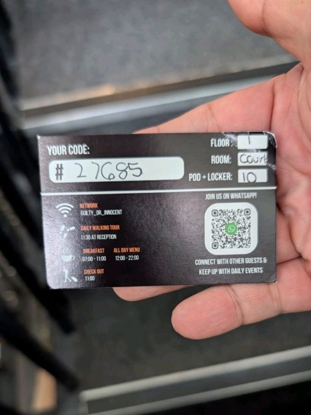 🌟 エディンバラの隠れ家的ホステル！CoDE Pod – THE CoURTが最高すぎた！😍✨ 🌟