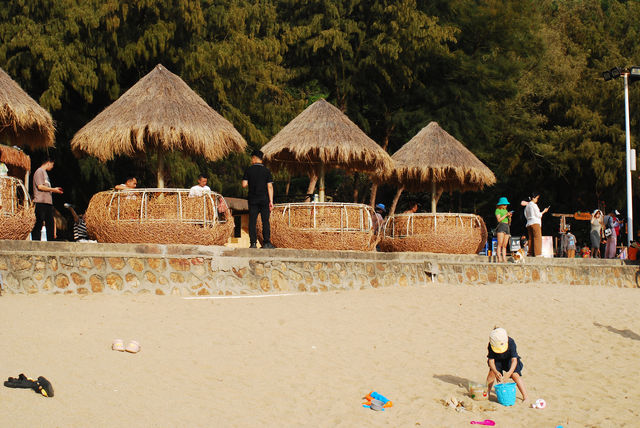 Hot Summer Vibes at the Akanara Hotel Restaurant