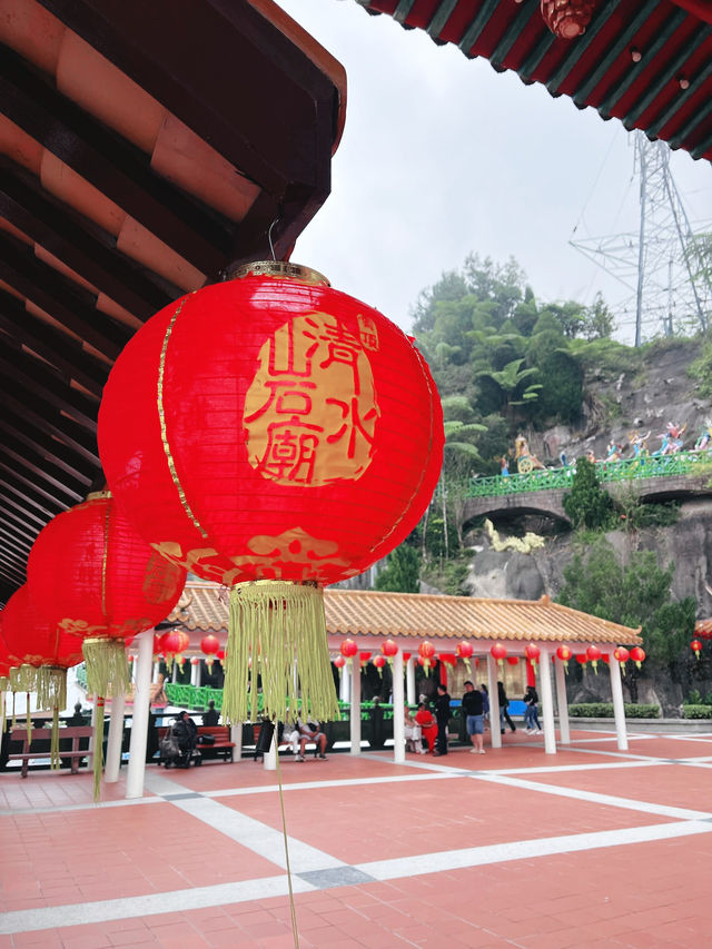 A Sacred Ascent – Chin Swee Caves Temple’s Majestic Buddha Temple