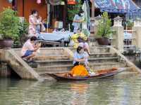 ตลาดน้ำอัมพวา ยามเช้า