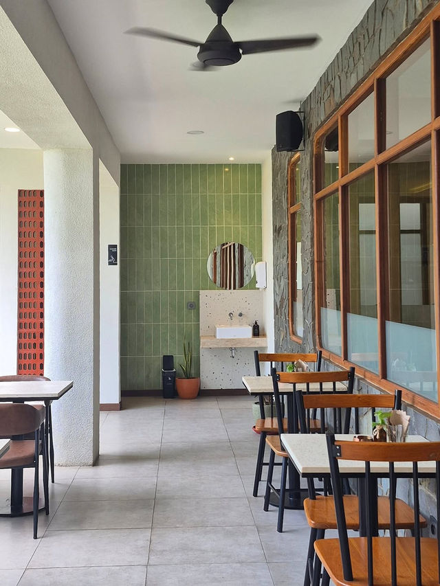 La Trobe Coffee & Brunch