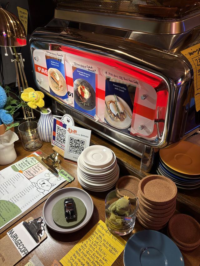 진한 커피맛이 좋은 연남동 카페 ‘미라지커피’☕️
