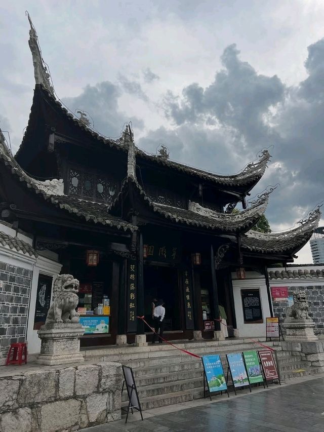 Guiyang City Walks Hit Different in the Best Way