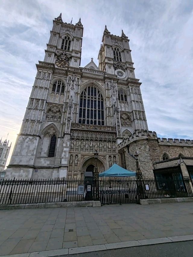 Westminster Abbey: A Gothic Masterpiece and Britain's Historical Chronicle