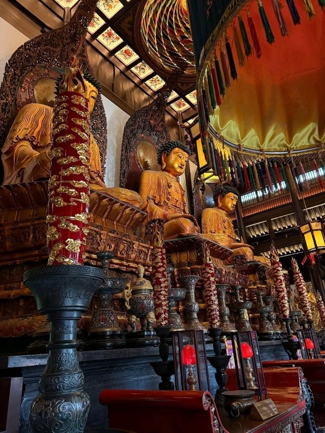 Peaceful Moments and Beautiful Statues at Jade Buddha Temple Shanghai