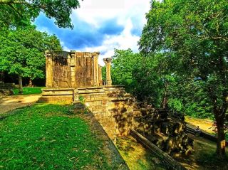 Yapahuwa Rock Fortress – Sri Lanka’s Forgotten Citadel